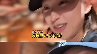 Lý do Ryu Hye-young tắt camera: Choi Min-sik nổi giận "Lên YouTube mà làm!"