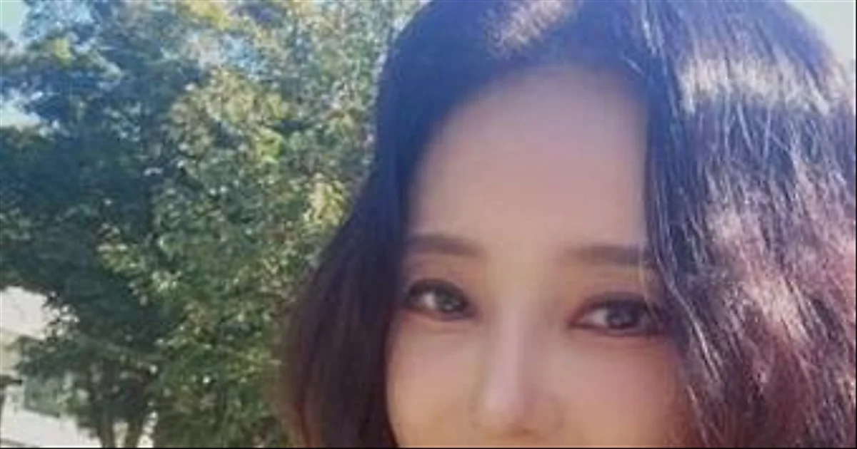 Han Chae Young proves her 'Barbie Doll' status with stunning photos