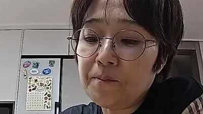 Song Eun-i undergoes surgery for trigger finger