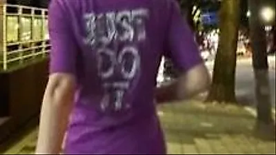 Kim Hye-soo shines in purple leggings during casual night stroll