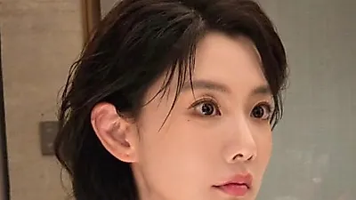 Clara Lee stuns with dramatic short hair and blood-stained transformation