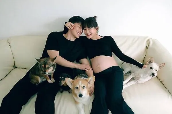 Kim Mu-yeol trở thành ngôi sao toàn cầu và chuyện tình cũ gây chú ý