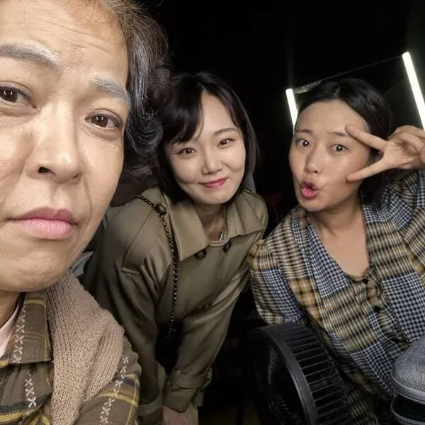 "I don't recognize myself in the mirror" Cho Hye-ryun transforms into a senior in her 60s