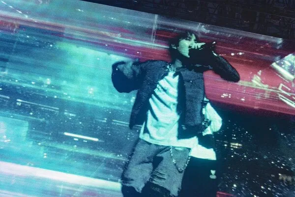 BTSのSUGA、水しぶきの中で圧倒的な存在感－ダラスを熱狂させる