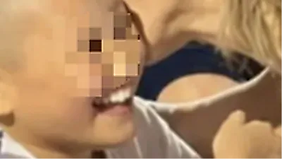 Jimin [BTS] ôm bệnh nhi ung thư, fan quyên góp hơn 117 triệu won