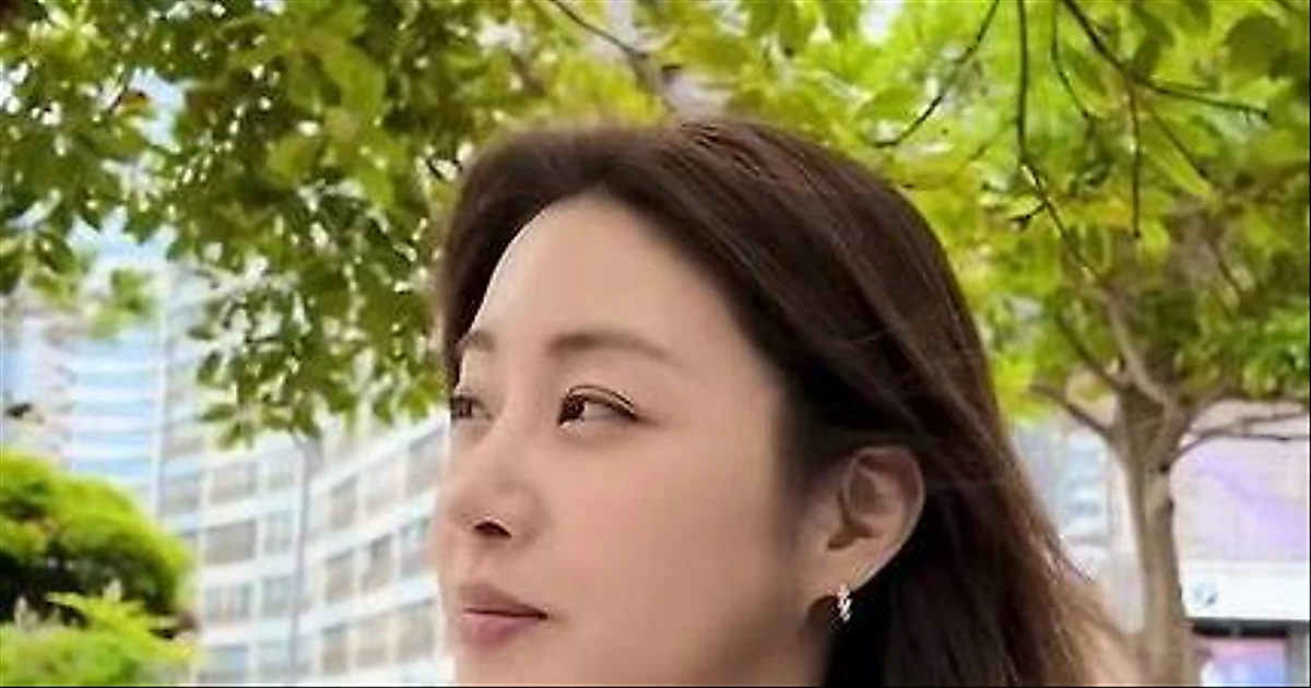 Kang So-ra chia sẻ quan điểm về trách nhiệm công khai của nghệ sĩ