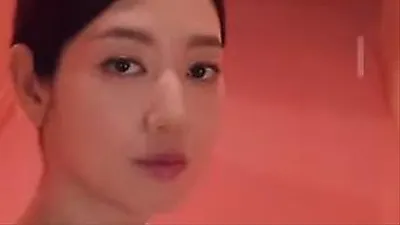 Park Shin Hye khoe vẻ đẹp thanh lịch trước thềm sinh con thứ hai
