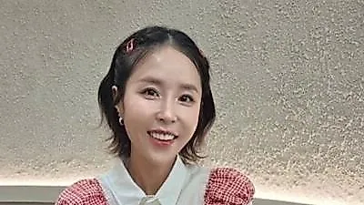 Koyote's SHIN JI stuns with slim transformation and radiant smile