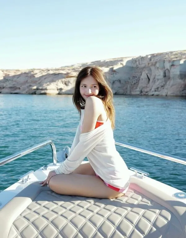 BLACKPINKデビュー10周年、メンバー間で対応の差―ジスは涙、ロゼは謝罪、リサは旅行