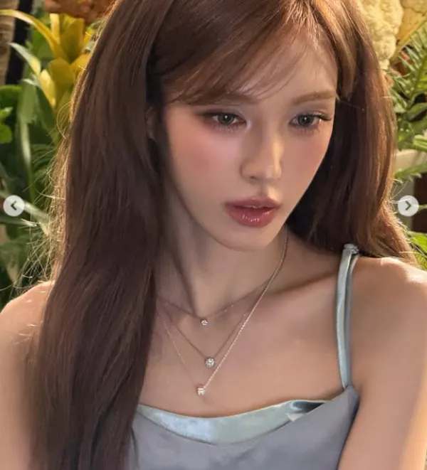 Wendy looks like an ethereal nymph living on dew in the forest