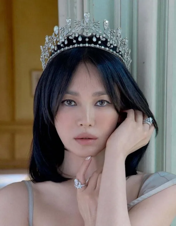Song Hye-kyo gây sốt với loạt ảnh B-cut cực quyến rũ trên SNS