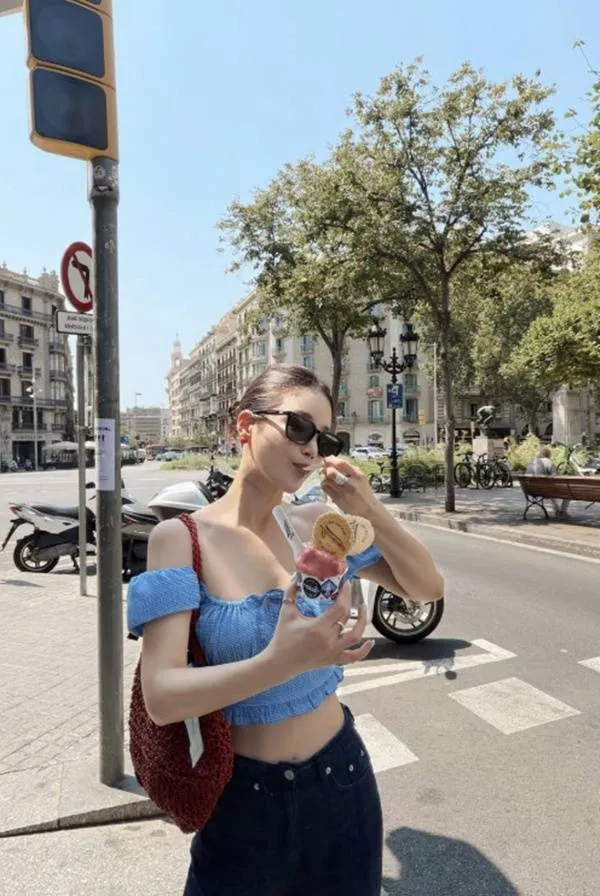 Ki Eun-se diện đồ lộng lẫy tại Tây Ban Nha nhưng lại gặp 'tai nạn' bị chim ị lên đầu