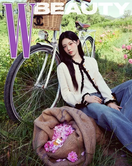Go Youn-jung tỏa sáng rạng rỡ như đóa hoa dưới nắng vàng miền Nam nước Pháp