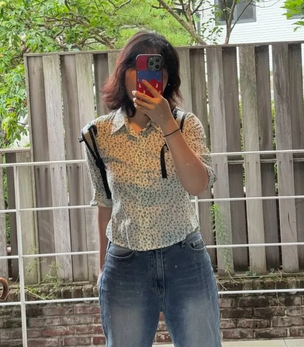 Lee Su-hyeon tự tin khoe dáng với quần jeans ôm sát sau khi giảm cân