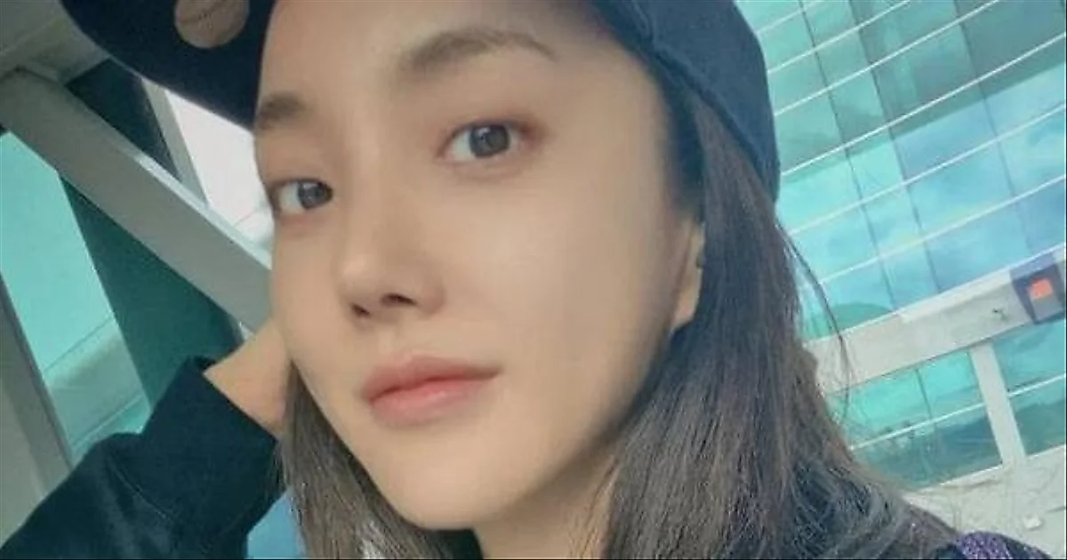 S.E.S. diva Bada stuns with natural look ahead of France project