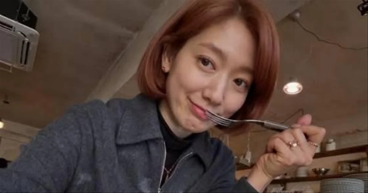 Park Shin Hye chuẩn bị đón con thứ hai với những chồng khăn ướt đầy nhà