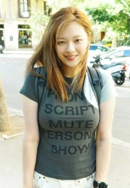 TWICEジョンヨン、トップアイドルなのに同じ服をリピートする飾らない魅力