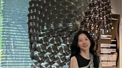Lee Young-ae Poses in Front of Giant Shoe Sculpture at g HOUSE Museum