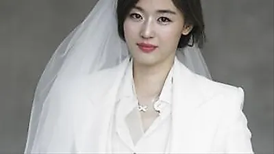 Jun Ji Hyun's wedding photoshoot from 14 years ago remains stunning