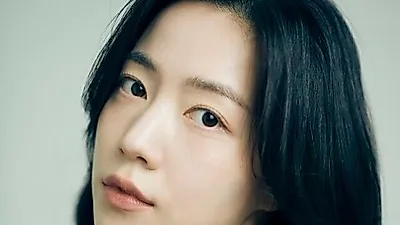 Ryu Hwa-young cua T-ara ve chung cong ty voi Ra Mi-ran va Lee Young-ja truoc dam cuoi tha…
