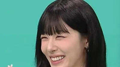 Tiffany Young (Girls' Generation) hạnh phúc sau khi đăng ký kết hôn với Byun Yo-han