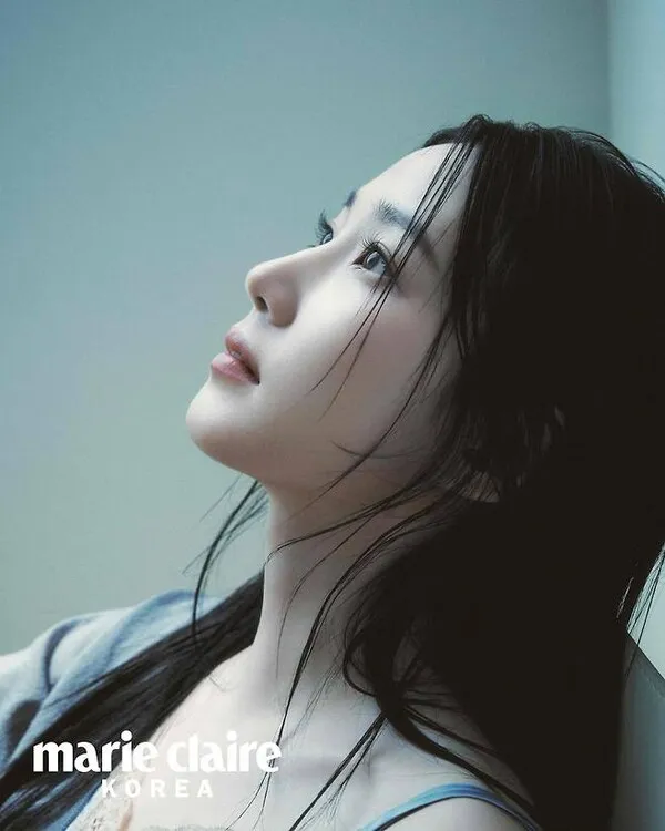 Park Eun-bin elegantly captures 30 years of acting career on film