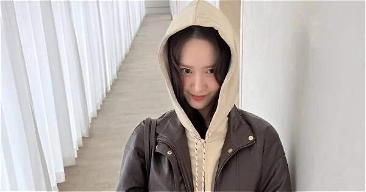 林允儿36岁依旧清纯，出道19年美貌如初引发热议