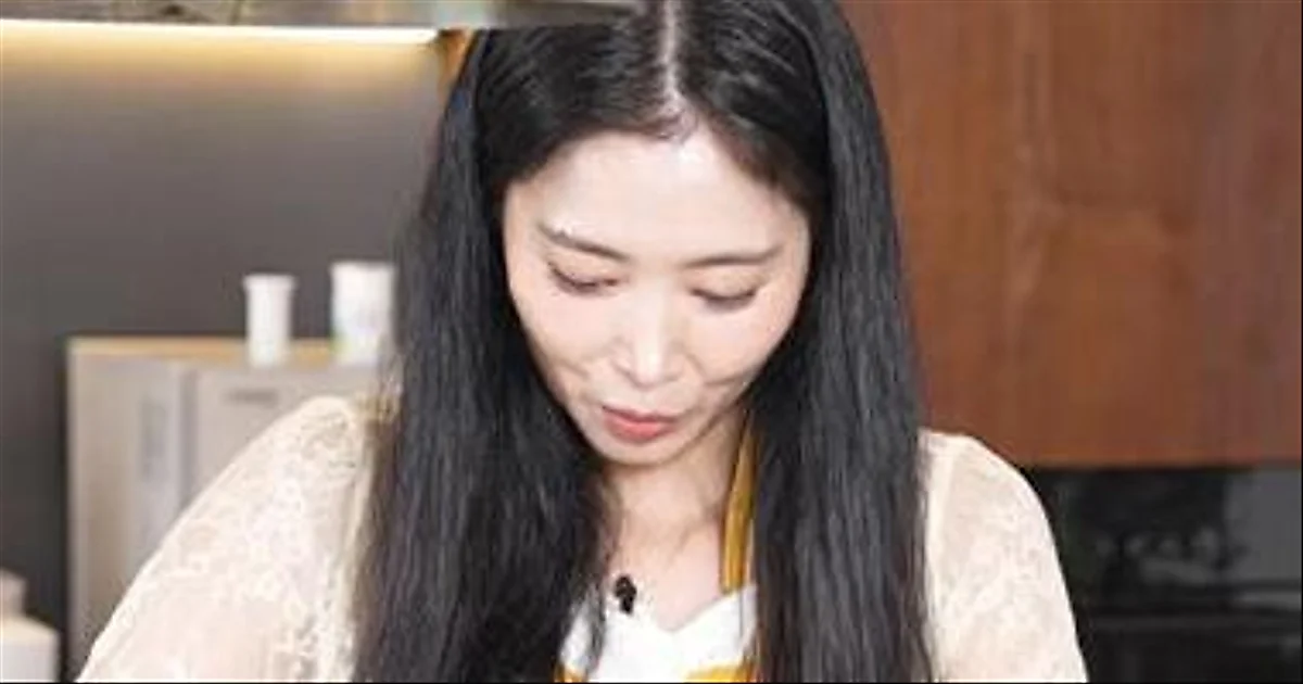 吴允儿再婚后准备节日料理，担心被婆婆责备