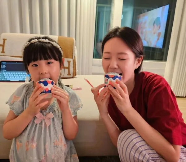 Byeol and Haha's daughter Song-i shares a special bond with Ji Ye-eun