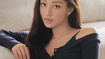 Twice's Jihyo displays versatile charm from romantic pink to chic black