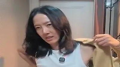 Lee Seon-jeong sells luxury goods to make a living