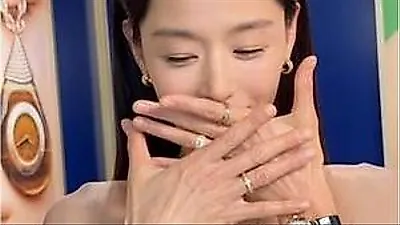 Jun Ji Hyun Turning 45: Age Revealed by Wrinkles on the Back of Her Hand