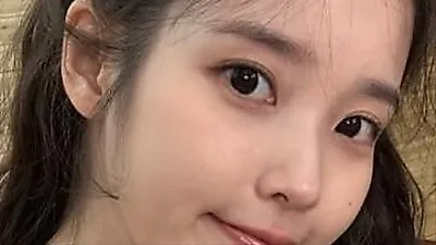 IUの弟「お姉ちゃんより稼ぎたい」―「今世では無理」リアルな兄妹の掛け合いに爆笑