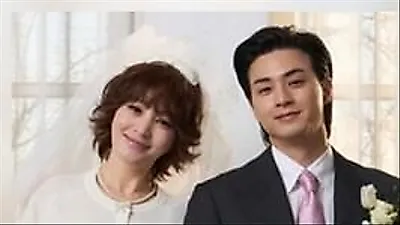 Kim Hye-soo shares wedding photos with Kim Ji-hun