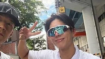 Sean teases Park Bo-gum over 'swelling' after dawn run