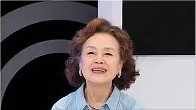 Jung Young-sook gây kinh ngạc với sự dẻo dai ở tuổi 80