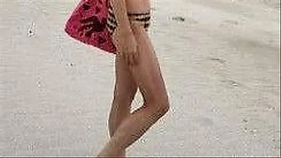 Stylist Han Hye-yeon shows off bold bikini look in Jeju Island