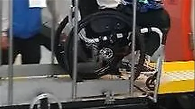 パク・ウィ、過去のKTX映像が再浮上「駅員は頭を下げたのに」