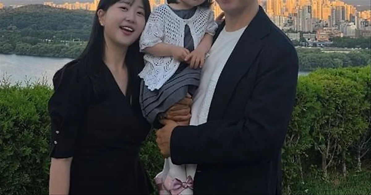 Park Soo Hong makes subtle return via home shopping following Guam flight controversy