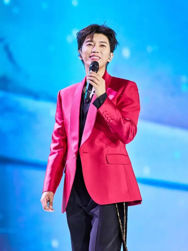 Lim Young Woong gây chấn động với 13 ca khúc trên Billboard Korea và 3,2 tỷ lượt xem YouTube, tạo nên hiện tượng SNS