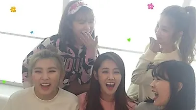 4Minute tu mung 17 nam ra mat; HyunA, nguoi da ket hon voi Yong Jun-hyung, khong phan hoi