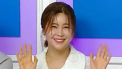 Solbi Transforms into Short Drama Writer 'Laura Jang'—Participates in Auditions and Prepa…