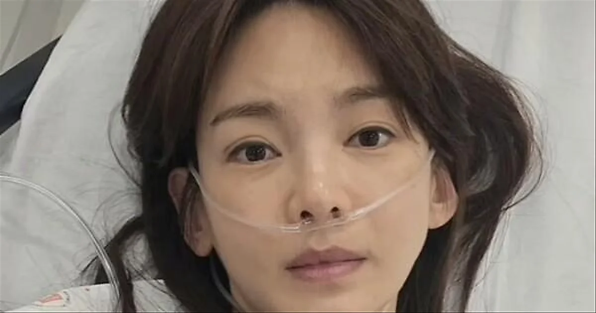 Jeong Ga-eun nam tren giuong benh voi ong dan o mui: "Phoi toi tung bi thung mot lo"