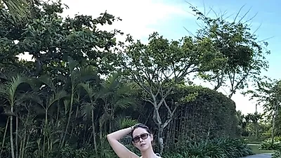 Kyung Su-jin, Khoe Sức Hút Quyến Rũ với Bikini tại Việt Nam