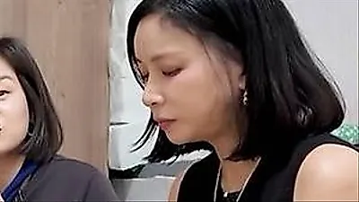 Ko So Young's 30-year friends reveal heartwarming stories of her loyalty