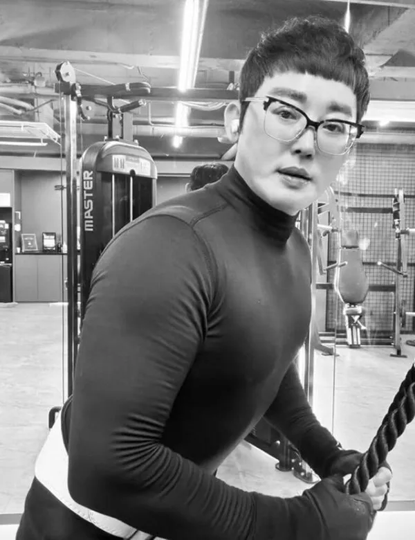 Hwang Jae-geun delivers scathing review of 'Hof': 'It tastes like acid reflux'