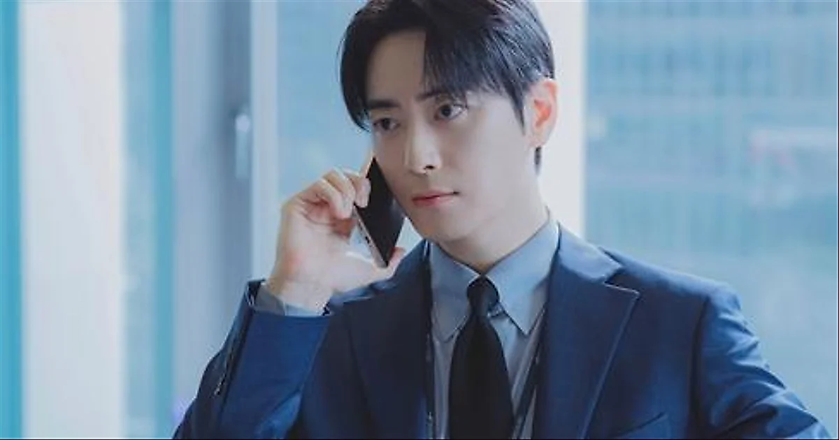 Lee Joon-hyuk explores the gritty reality of office life in 'The Ordinary Jackpot'