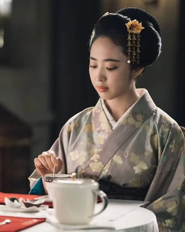 44-year-old Kim Min-jung invokes different values with Ha-young on Liberation Day: 'Mr. Sunshine'