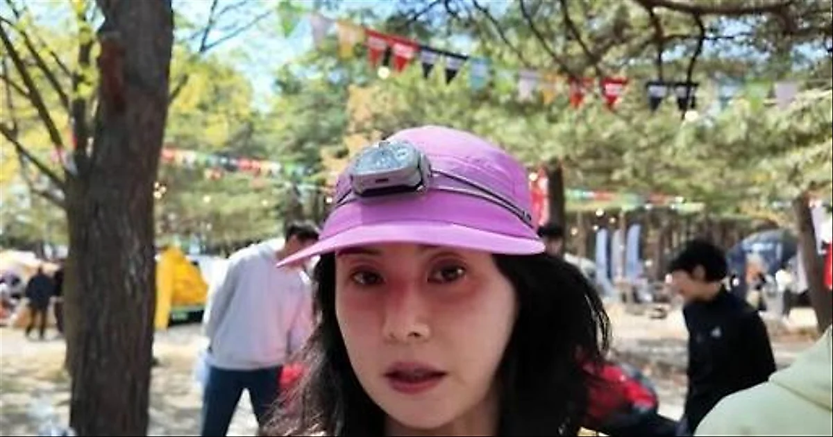 Choi Jung-yoon Has Playful Push-and-Pull with Younger Husband While Shopping for Camping …