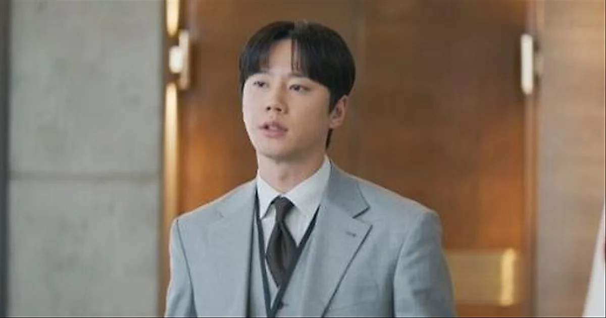 Lee Jun Young Delivers Veteran Performance in Reborn Rookie